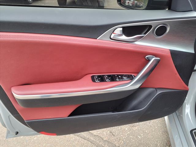 2022 Kia Stinger GT1 - Photo 13