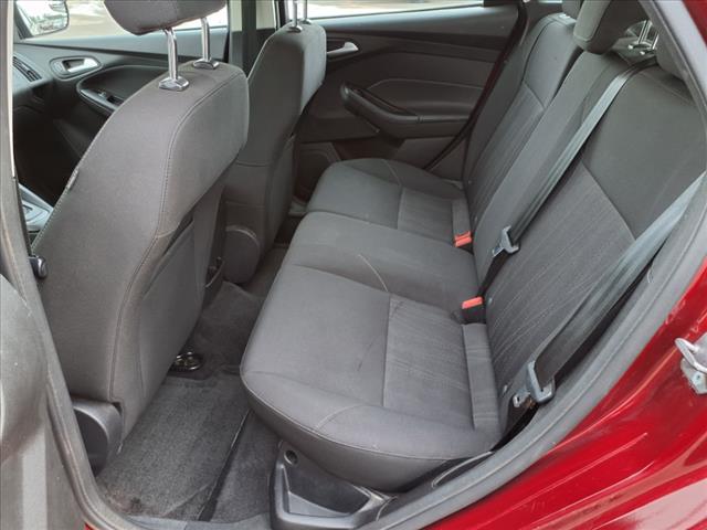 2016 Ford Focus SE - Photo 14