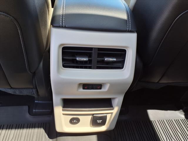 2023 Ford Edge Titanium AWD - Photo 16