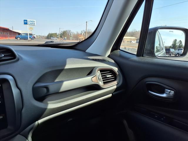 2023 Jeep Renegade LATITUDE - Photo 21