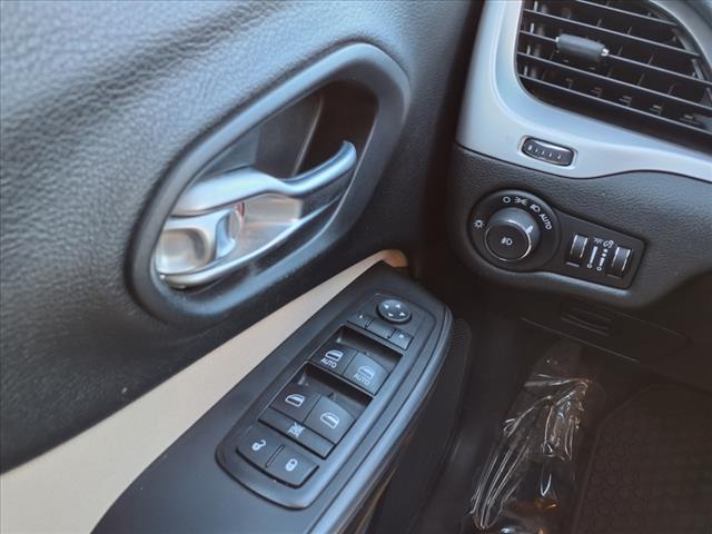 2015 Jeep Cherokee Latitude - Photo 22