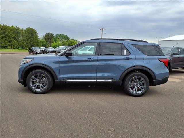 2025 Ford Explorer Active - Photo 2
