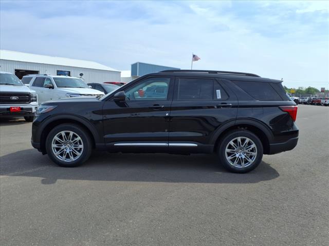 2025 Ford Explorer Active 4WD - Photo 2