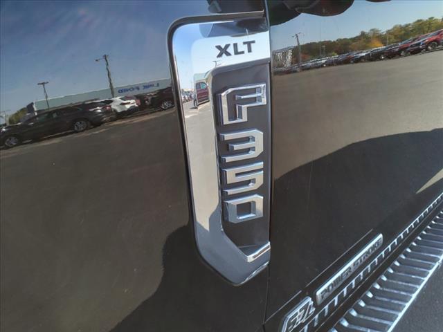 2020 Ford F-350 Super Duty XLT - Photo 2