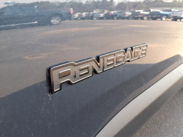 2023 Jeep Renegade LATITUDE - Photo 2