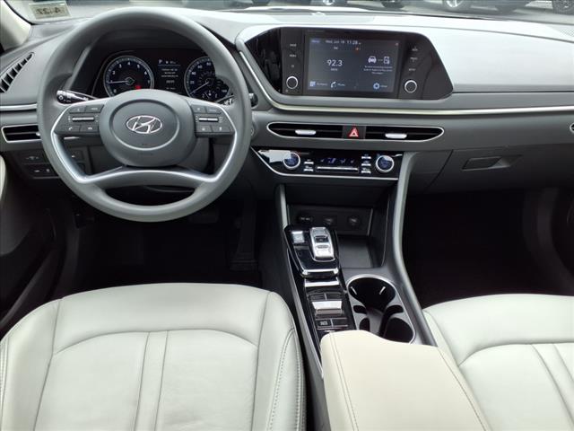 2022 Hyundai SONATA SEL