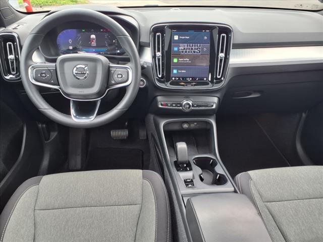 2024 Volvo XC40 B5 Core Bright Theme