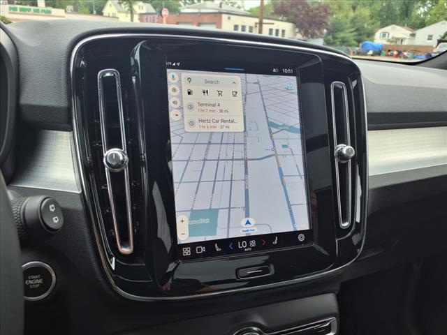 2024 Volvo XC40 B5 Core Bright Theme