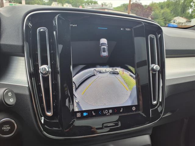 2024 Volvo XC40 B5 Core Bright Theme