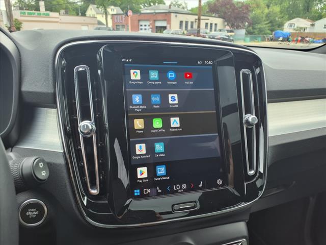 2024 Volvo XC40 B5 Core Bright Theme
