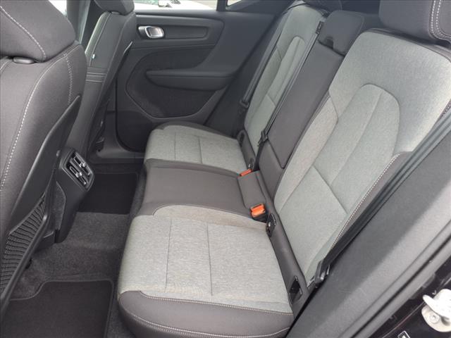 2024 Volvo XC40 B5 Core Bright Theme