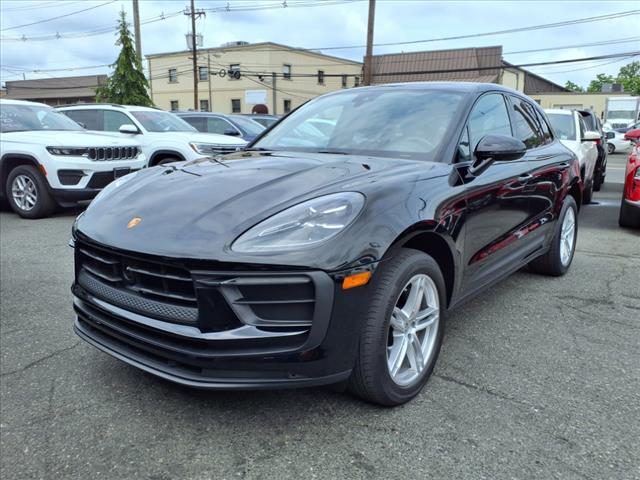 2023 Porsche Macan Base