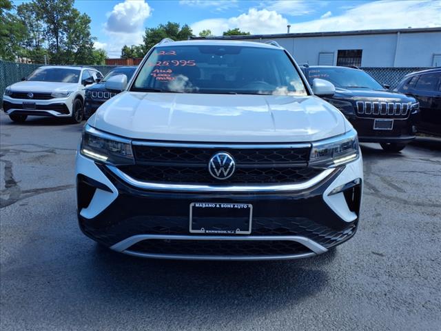 2022 Volkswagen Taos SE 4Motion