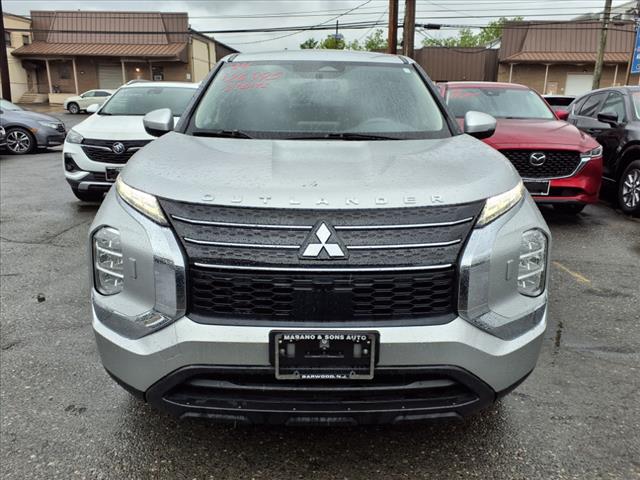 2024 Mitsubishi Outlander ES
