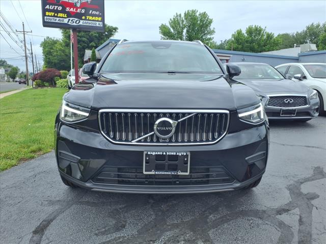 2024 Volvo XC40 B5 Core Bright Theme