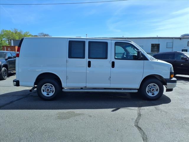2022 GMC Savana 2500
