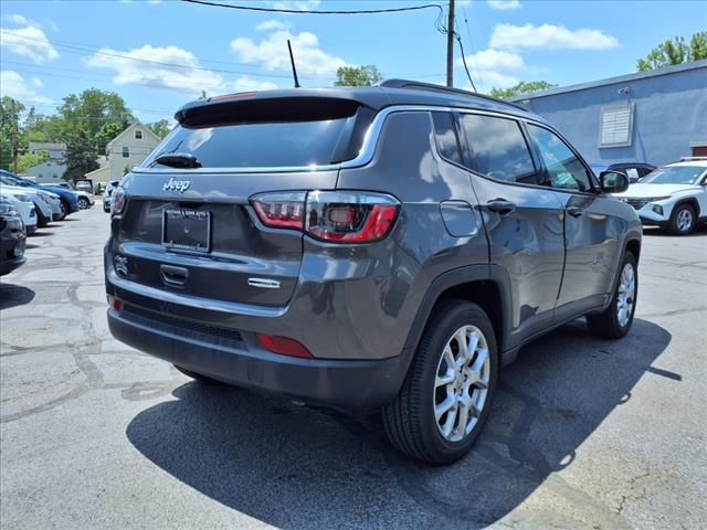 2022 Jeep Compass Latitude Lux
