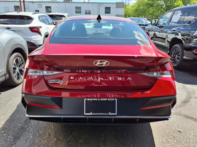 2024 Hyundai ELANTRA SEL