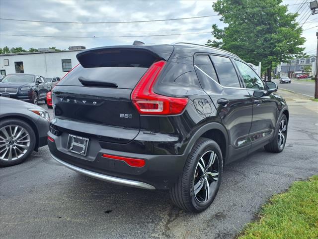 2024 Volvo XC40 B5 Core Bright Theme