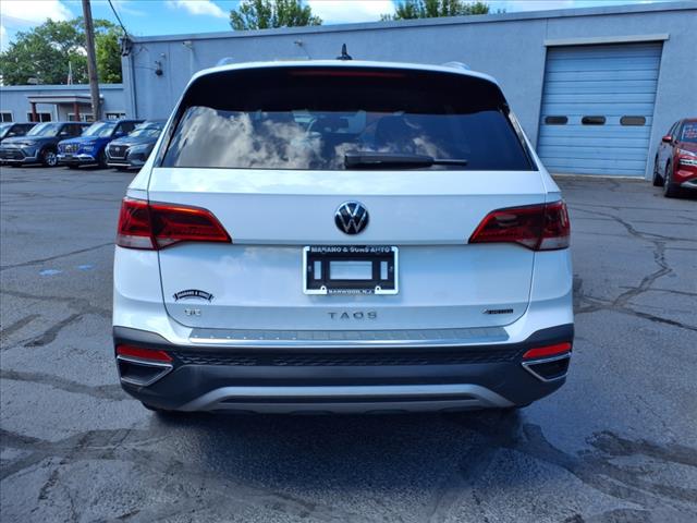 2022 Volkswagen Taos SE 4Motion