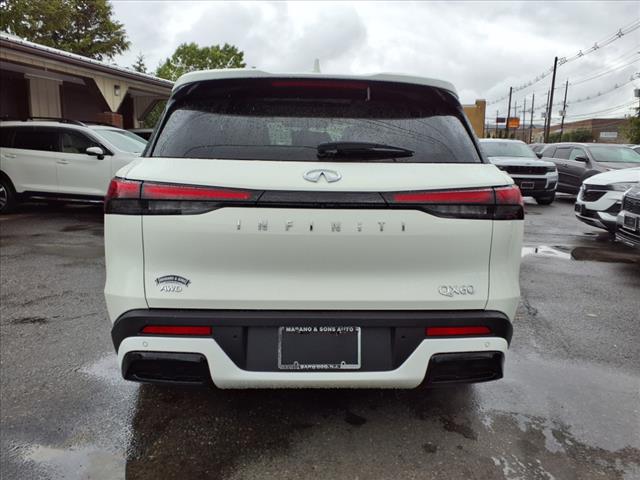 2022 INFINITI QX60 Pure