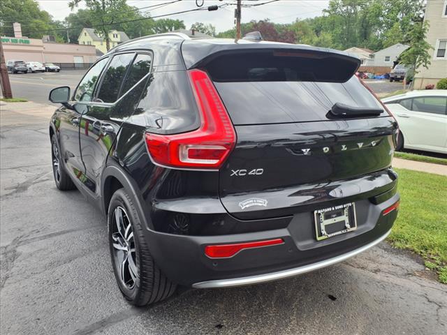 2024 Volvo XC40 B5 Core Bright Theme