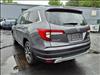 2022 Honda Pilot Touring w/Rear Captain's Chairs