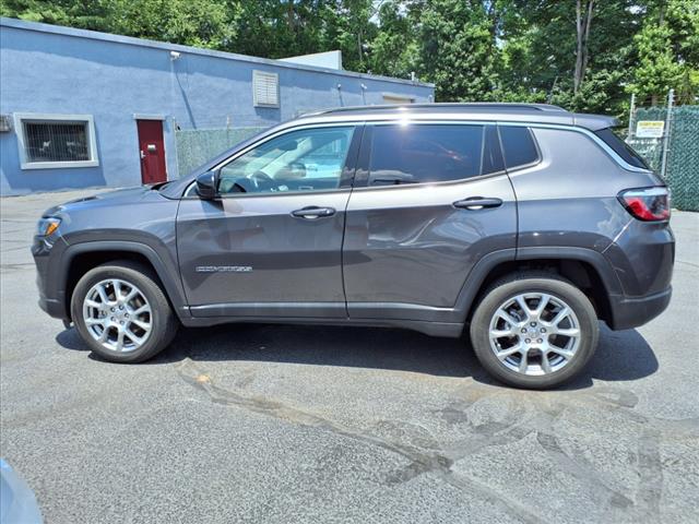 2022 Jeep Compass Latitude Lux