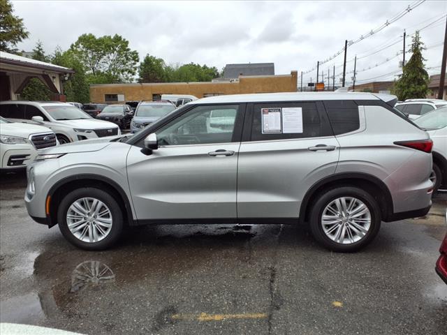 2024 Mitsubishi Outlander ES