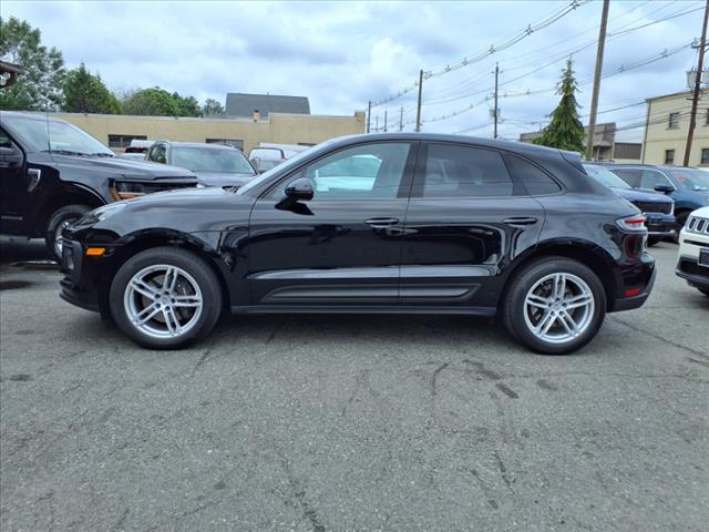 2023 Porsche Macan Base