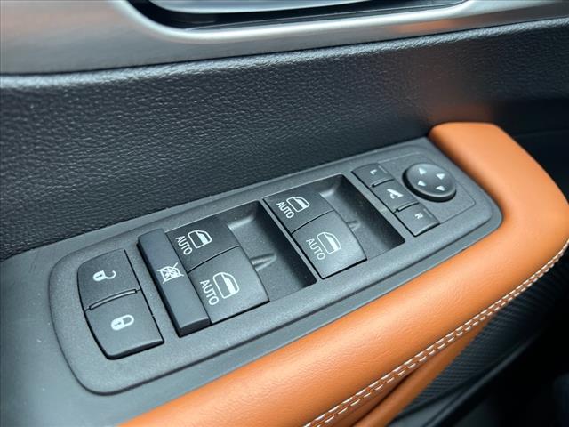 2025 Chrysler Pacifica Pinnacle