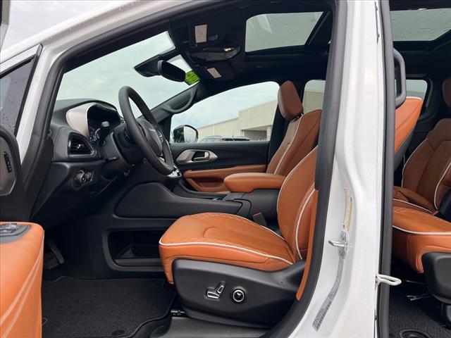 2025 Chrysler Pacifica Pinnacle