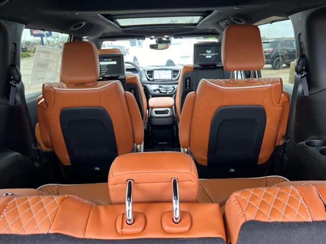 2025 Chrysler Pacifica Pinnacle