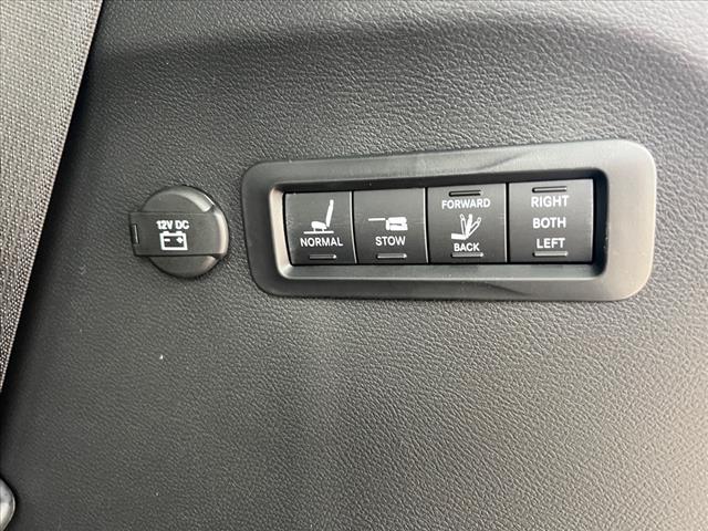 2025 Chrysler Pacifica Pinnacle