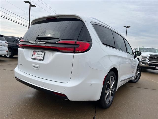 2025 Chrysler Pacifica Pinnacle