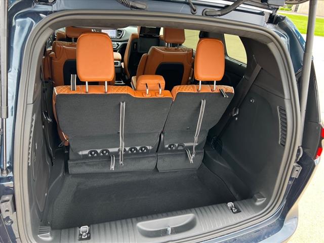 2025 Chrysler Pacifica Plug-In Hybrid Pinnacle
