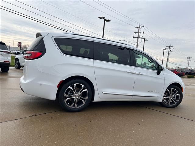 2025 Chrysler Pacifica Pinnacle