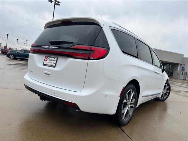 2025 Chrysler Pacifica Pinnacle