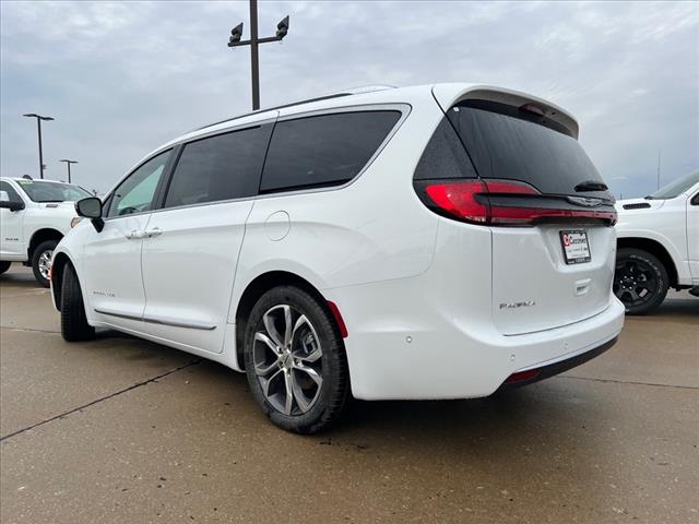 2025 Chrysler Pacifica Pinnacle