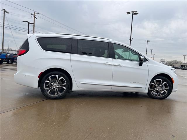 2025 Chrysler Pacifica Pinnacle