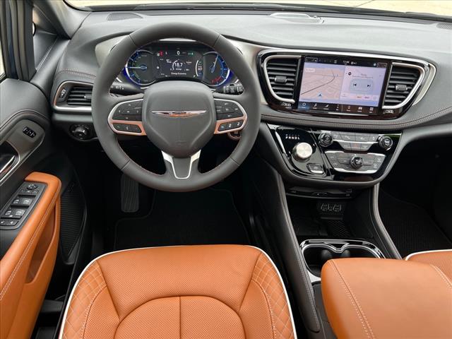2025 Chrysler Pacifica Plug-In Hybrid Pinnacle