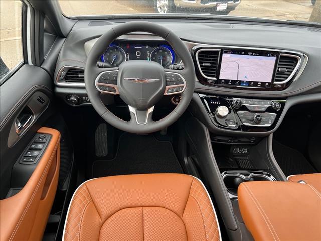 2025 Chrysler Pacifica Pinnacle