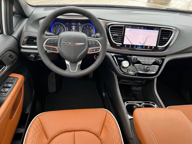 2025 Chrysler Pacifica Pinnacle