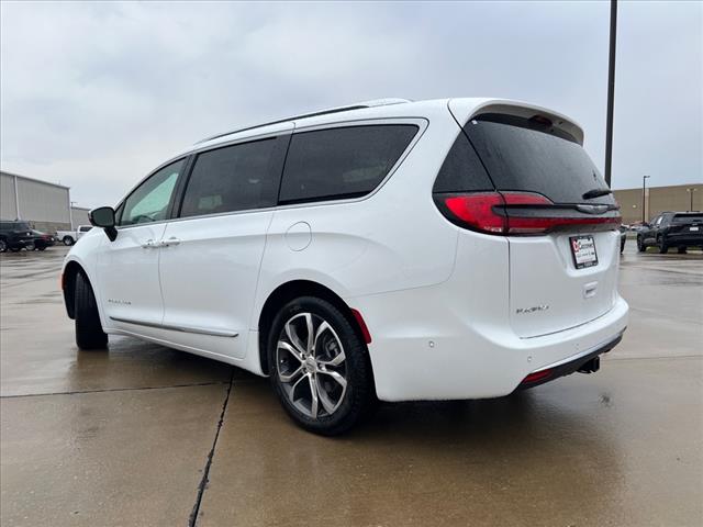 2025 Chrysler Pacifica Pinnacle