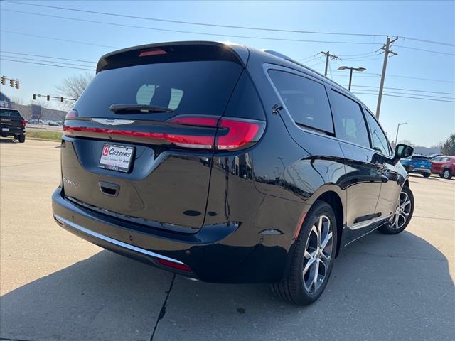 2025 Chrysler Pacifica Pinnacle