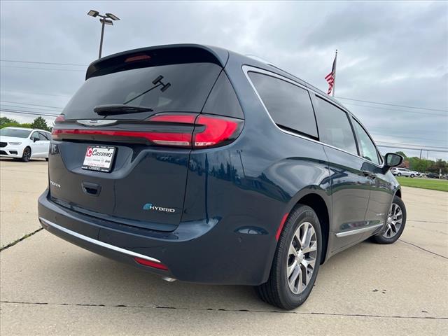 2025 Chrysler Pacifica Plug-In Hybrid Pinnacle
