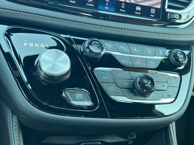 2025 Chrysler Pacifica Pinnacle