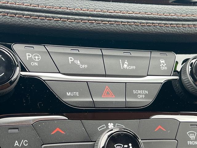 2025 Chrysler Pacifica Plug-In Hybrid Pinnacle