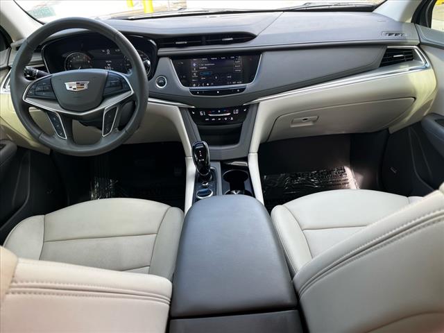 used 2021 Cadillac XT5 car, priced at $35,998