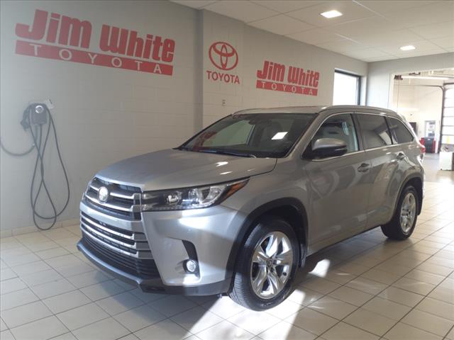 used 2018 Toyota Highlander car, priced at $25,800